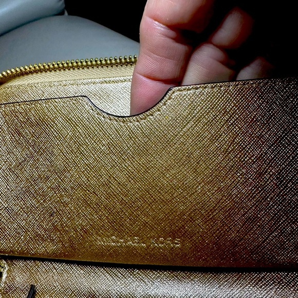 MICHAEL Michel Kors Golden Zip Wristlet Wallet - EUC - 5 Slots, 2 Pockets - Picture 5 of 7